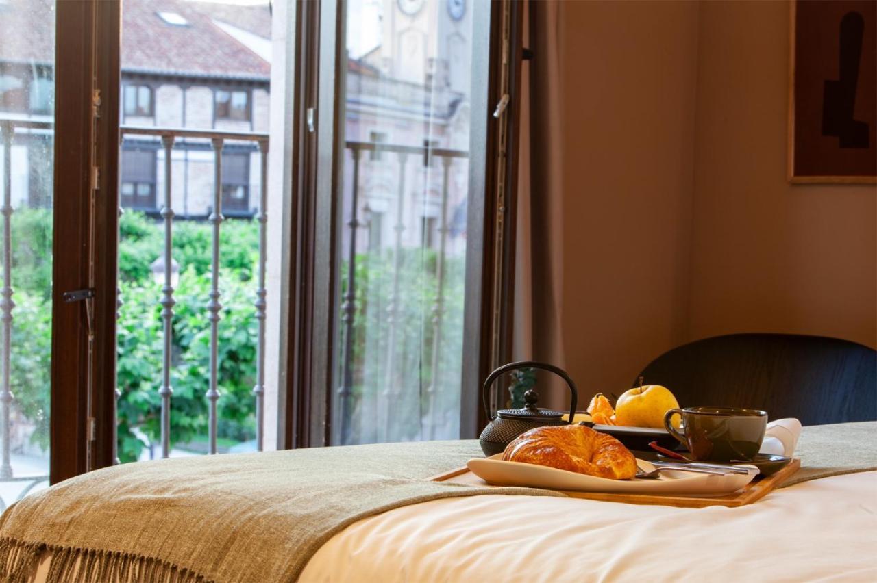 Casa Y Fonda 1888 Hotel อัลกาลาเดเอนาเรส ภายนอก รูปภาพ