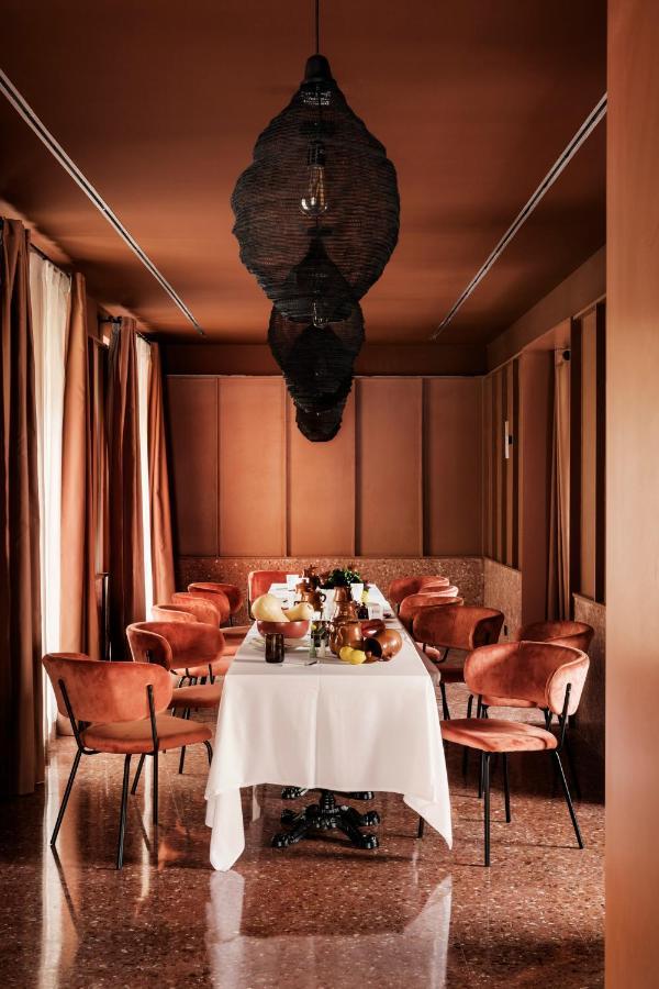 Casa Y Fonda 1888 Hotel อัลกาลาเดเอนาเรส ภายนอก รูปภาพ
